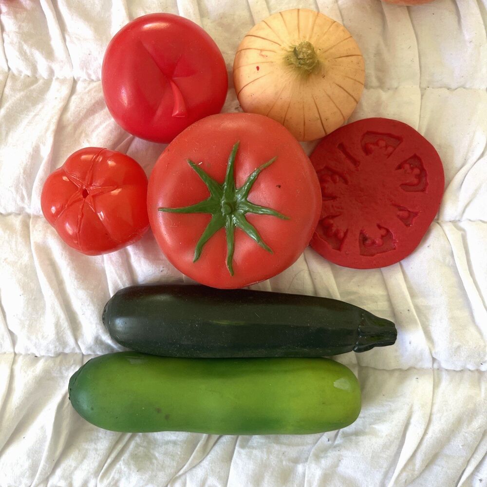 Lot 35 Pc Faux Artificial Fruit And‎ Vegetables most =actual size realistic look - Picture 3 of 9
